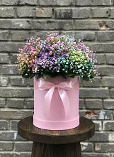 Цветочная композиция из Гипсофила и Розы в шляпной коробке в Тасеево