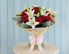 Букет цветов из:  Лилии и Розы в Тасеево