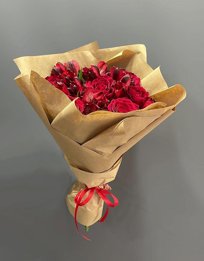 Букет цветов из: Альстромерии и Розы в Тасеево