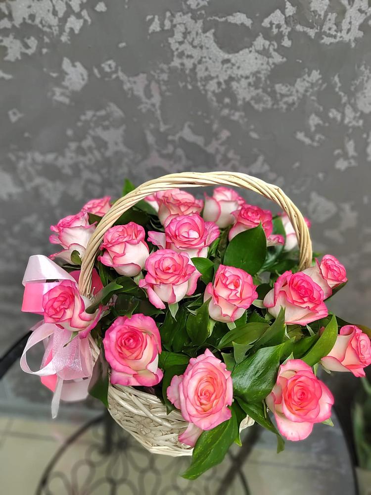 Цветочная композиция из Розы в корзине в Тасеево