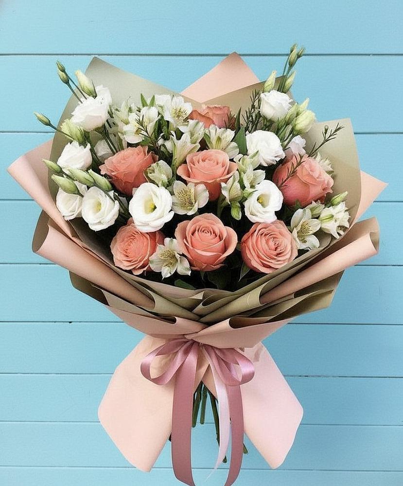 Букет цветов из: Розы, Альстромерии и Лизиантусы в Тасеево