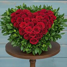 Цветочная композиция из Розы в виде сердца в Тасеево