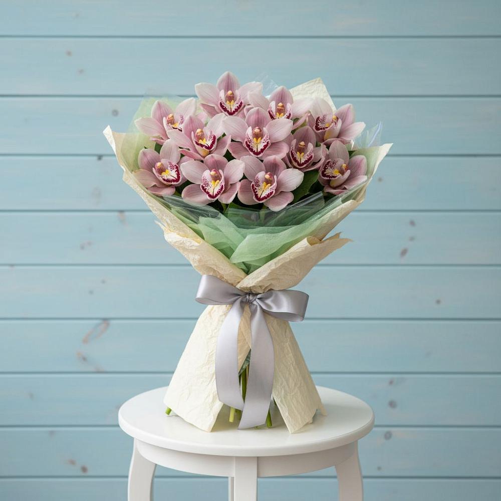 Букет цветов из: Орхидеи и Розы в Тасеево