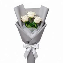 Букет 3 белые розы в Тасеево