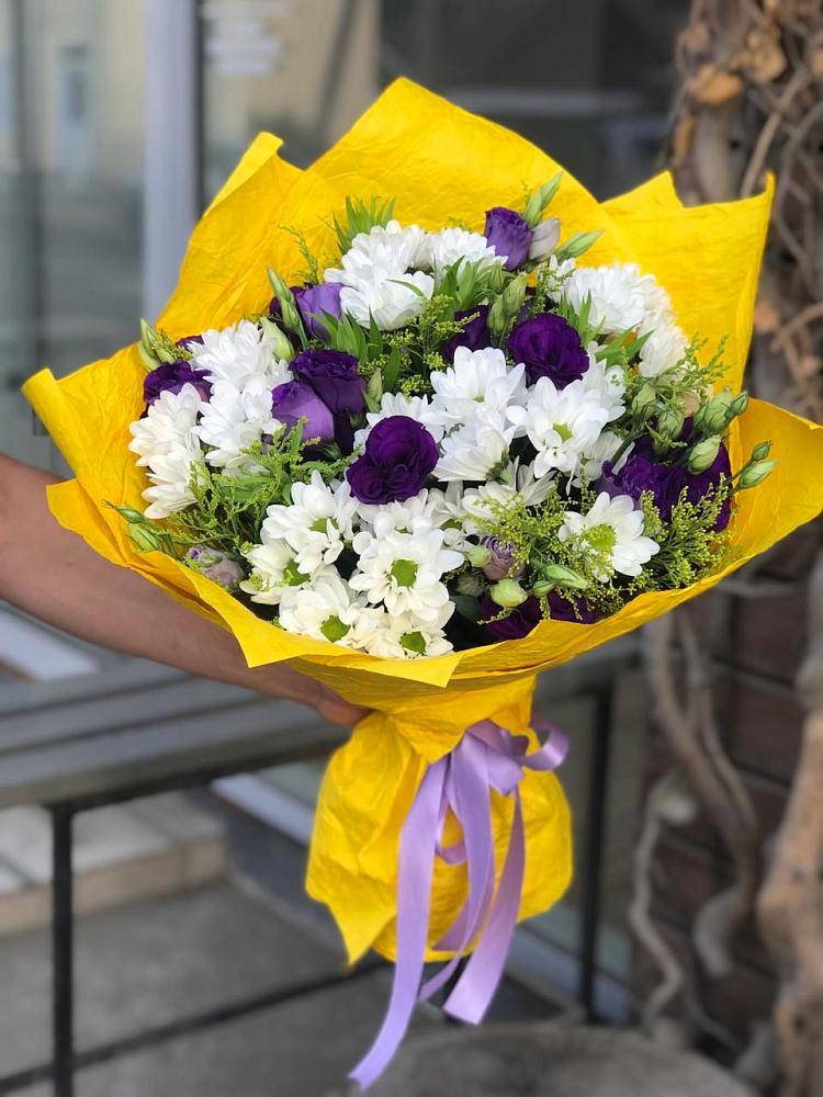 Букет цветов из: Ирисы, Хризантемы и Ромашки в Тасеево