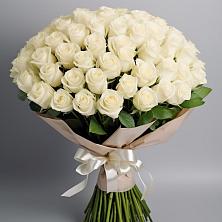 Букет 101 беля роза Белоснежка в Тасеево