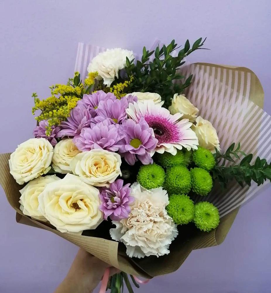 Букет цветов из: Хризантемы, Розы, Гвоздики и Герберы в Тасеево