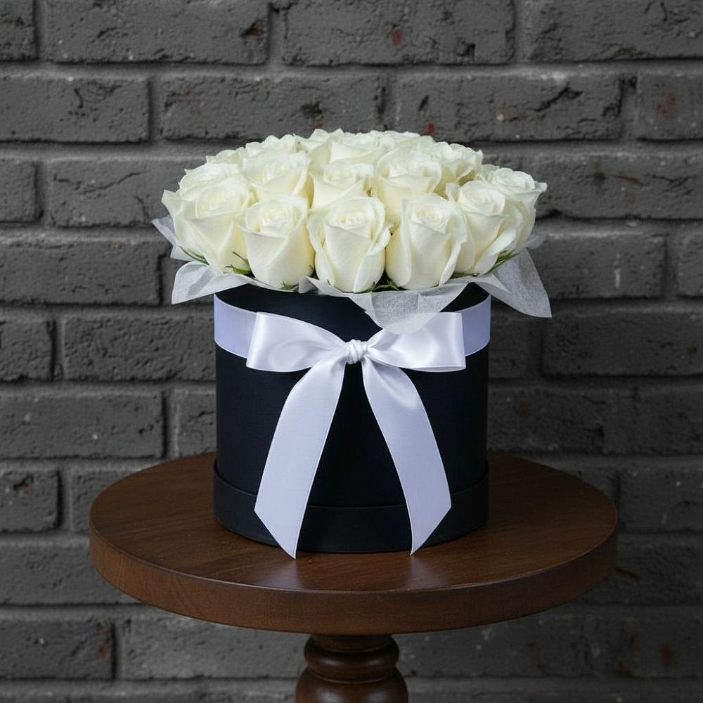 Цветочная композиция из Розы в шляпной коробке в Тасеево