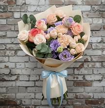 Букет цветов из:  Розы, Лизиантусы и Гвоздики в Тасеево